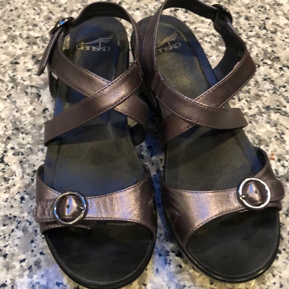 dansko sandals size 39